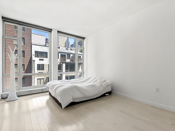 4th image of 133 W 22nd St APT 6J