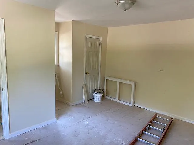 72 N Country Rd — Photo 5
