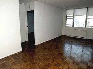 3rd image of 1 E 87th St #1C