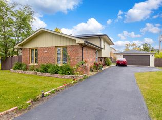 15353 7th Ave, Phoenix, IL 60426