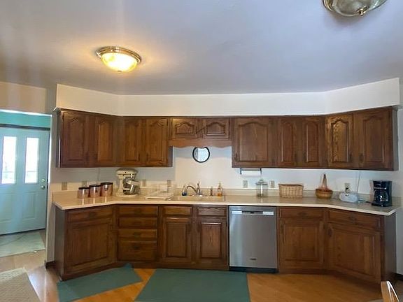 5th image of 1407 Camelot Dr