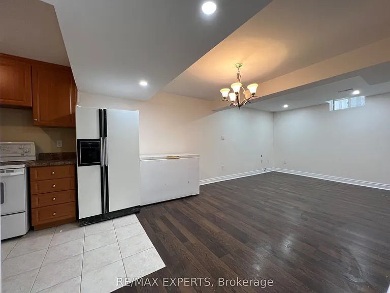 401 Forest Fountain Dr — Photo 4
