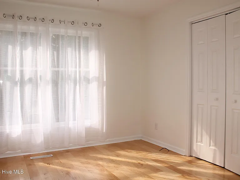 1624 E Indiana Ave #13 — Photo 27