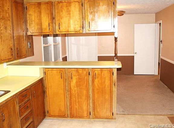 5th image of 2327 Hedgewood Cir