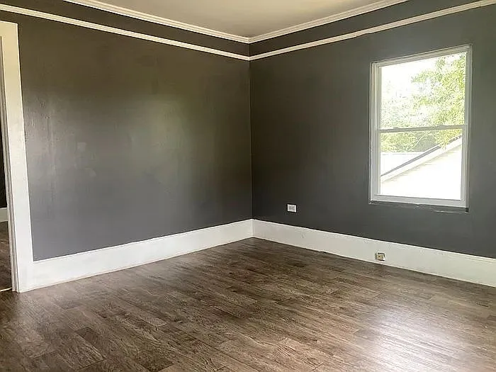 2 bed, 1.0 bath, $565 — Photo 2