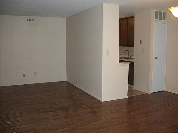 3rd image of 80 Artist Lake Dr