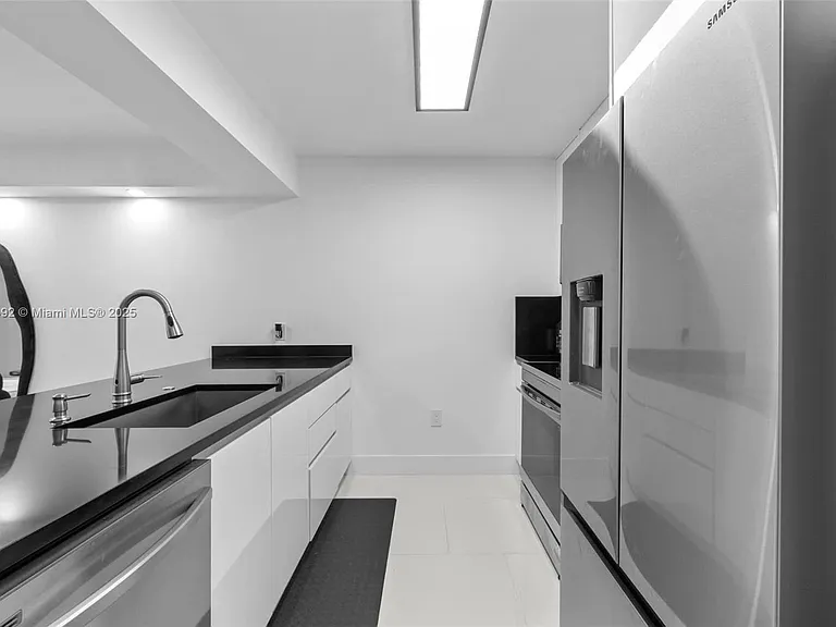 1200 Brickell Bay Dr #2812 — Photo 23