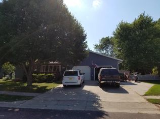 505 26th St NW, Watertown, SD 57201