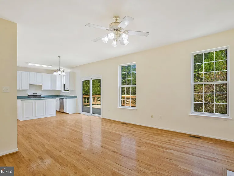 9112 Granite Ct — Photo 33