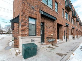 70 Plains Rd E #39, Burlington, ON L7T2B9