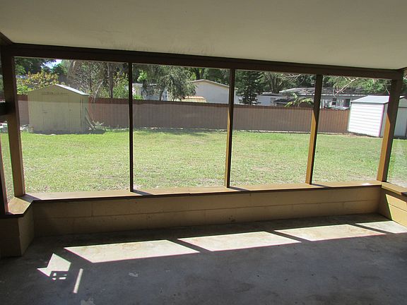 3rd image of 11511 Valencia Dr APT A