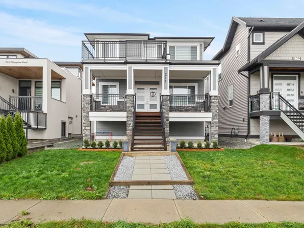 211 Hampton St, New Westminster, BC V3M 0K2
