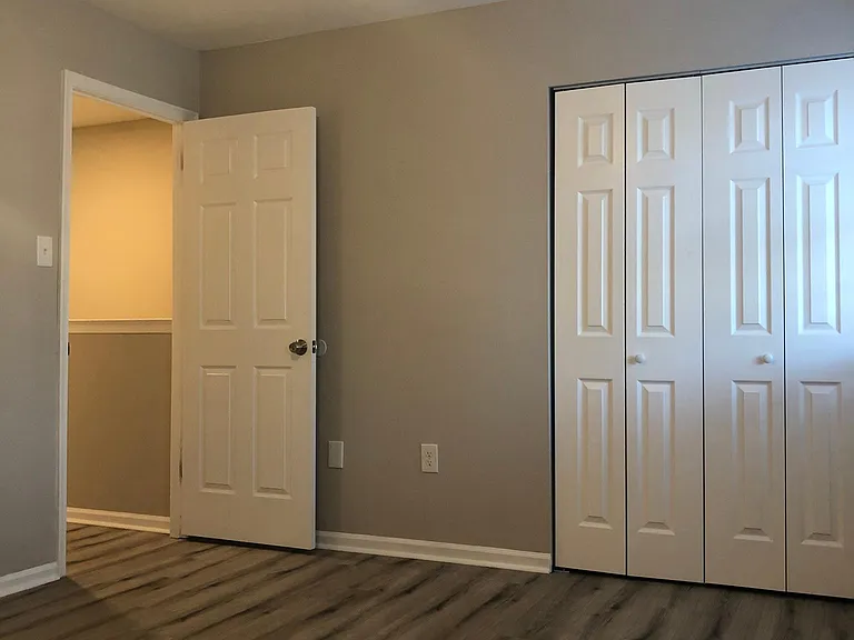 542 Newbury Ct — Photo 21