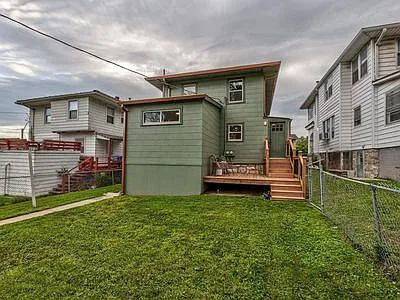 4339 Holly St — Photo 3
