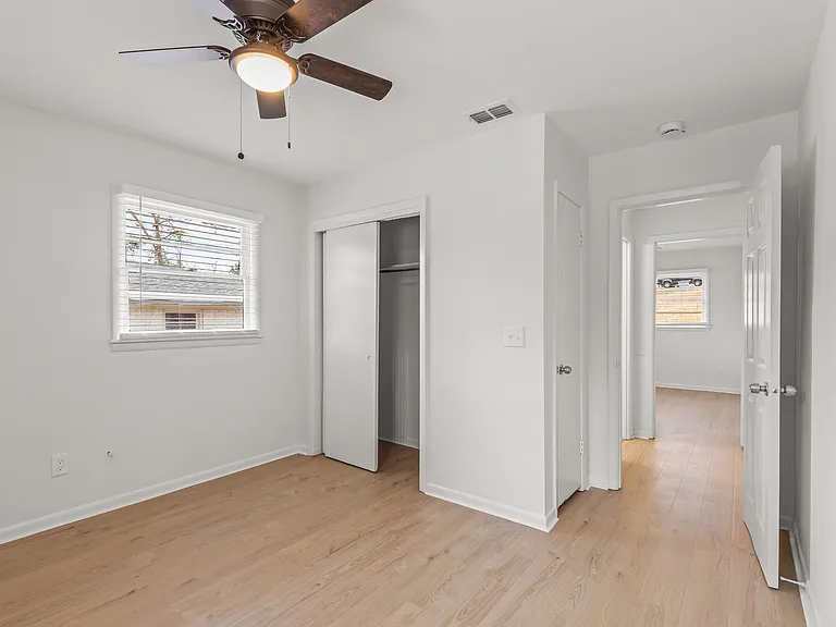 303 Springdale Dr #B — Photo 15