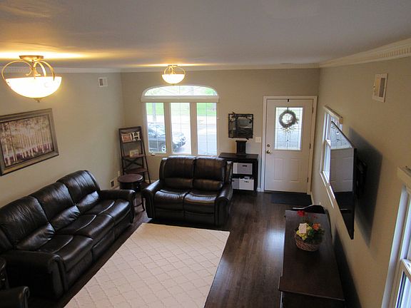 3rd image of 88 Greencroft Ave