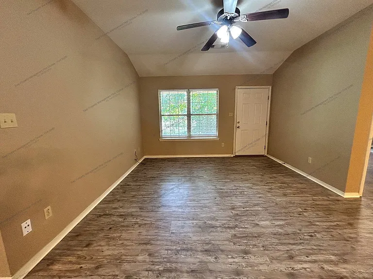 4806 Park Ave — Photo 6