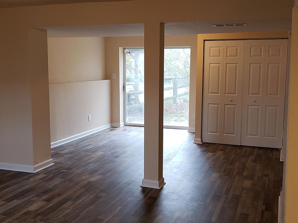 1st image of 172 Vincent Cir
