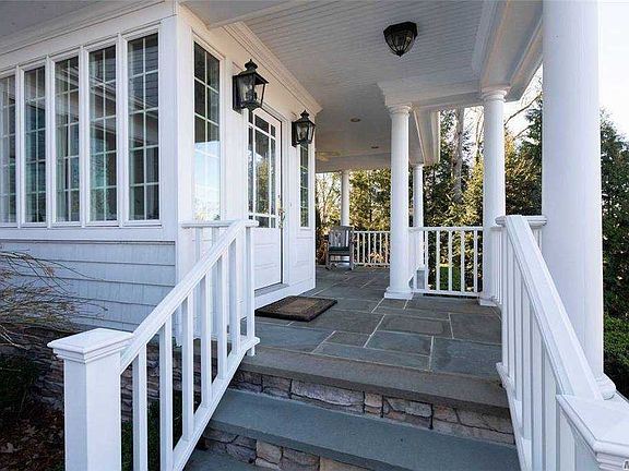 4th image of 790 Connecticut View Dr