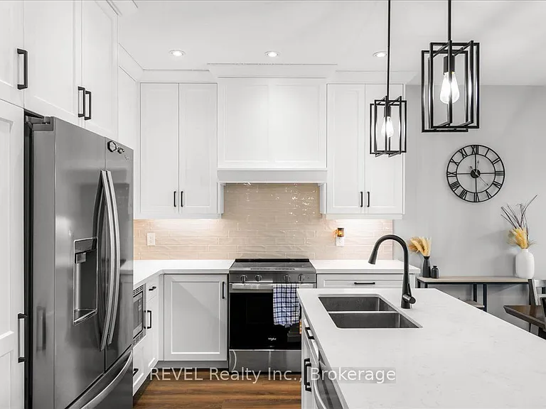 371 Argyle Ave — Photo 7