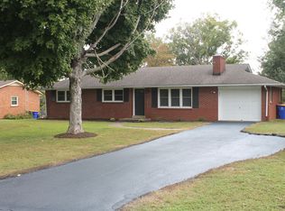 544 Iroquois Dr, Bowling Green, KY 42103