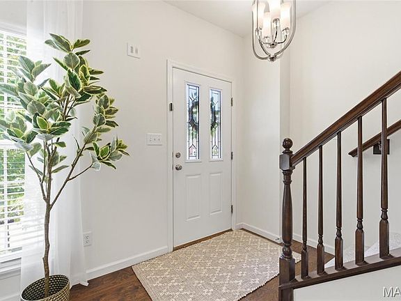 3rd image of 2416 N Larksong Dr