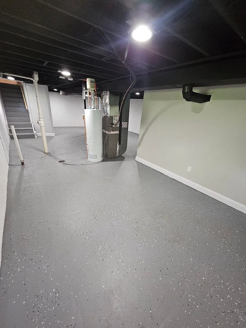 Fully Remodeled - 4 Bed 1 Bath Plus Detached Building And A Carport — Photo 2