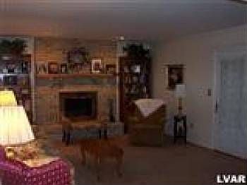 3rd image of 4647 Oakwood Ln