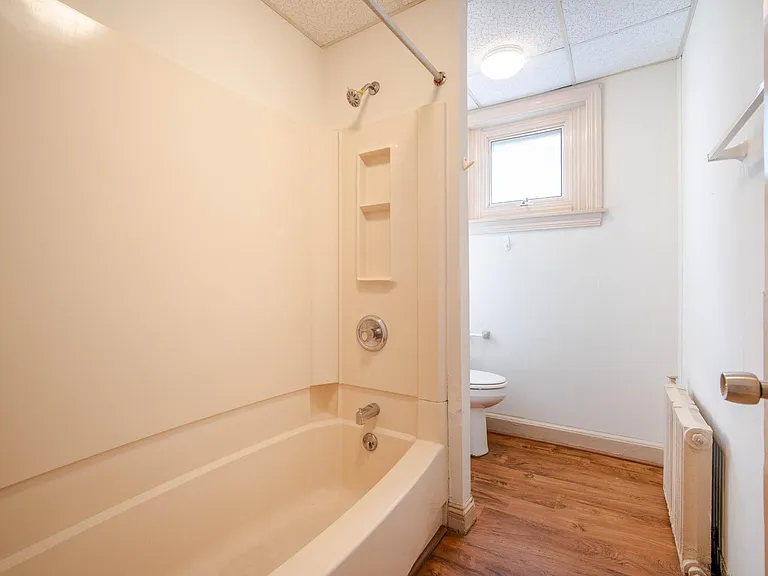 126 W Market St #4 — Photo 16
