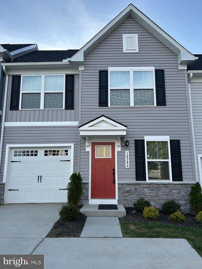 18386 Centennial Cir