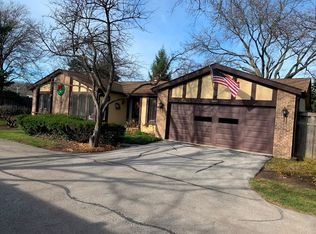 1401 Estate Ln, Glenview, IL