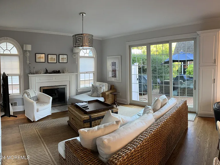 200 Washington Ave #SEASONAL RENTAL — Photo 5
