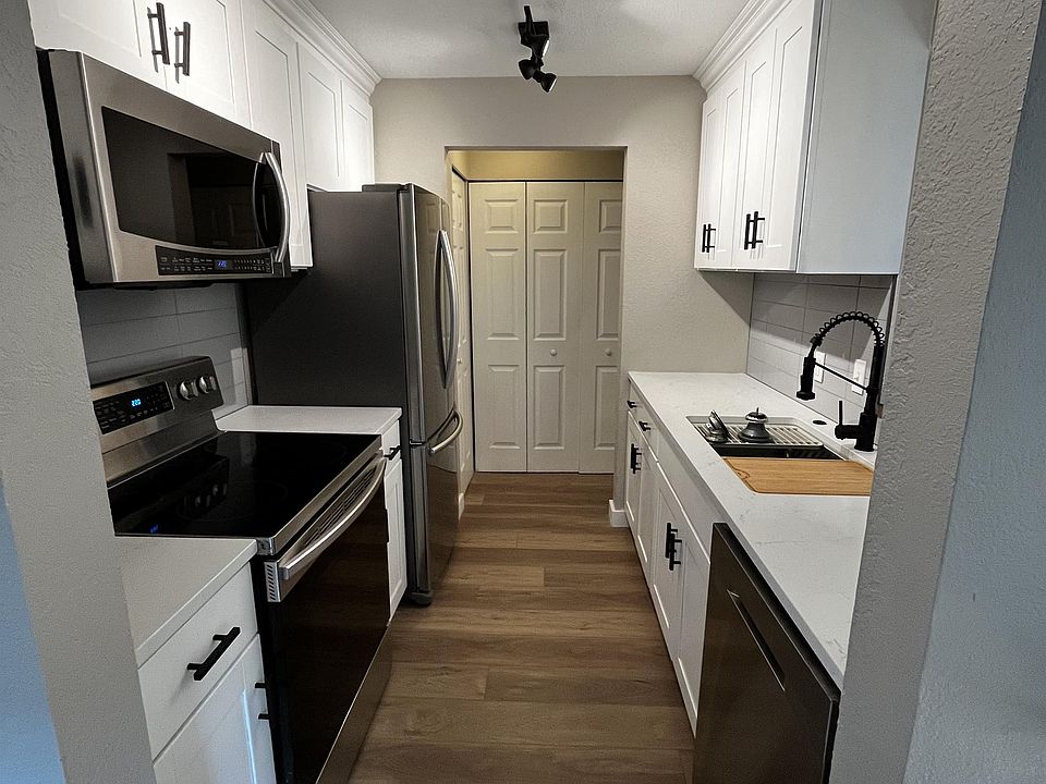 1st image of 725 9th Ave S #207-1