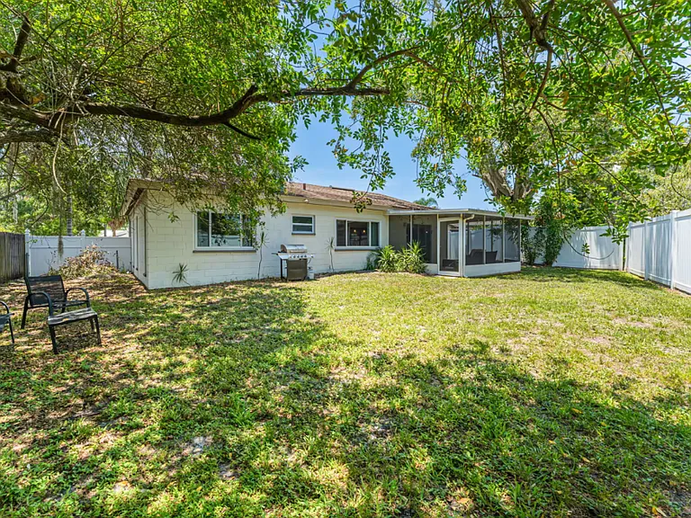 6808 122nd Ave — Photo 30