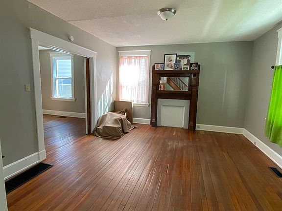 5th image of 3185 McHenry Ave