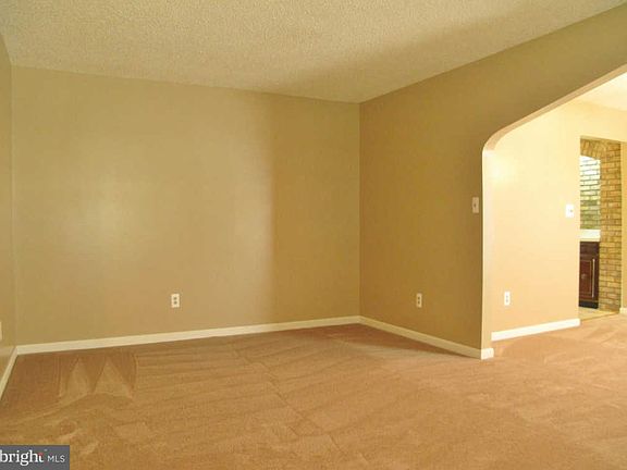 4th image of 1215 Aquia Dr