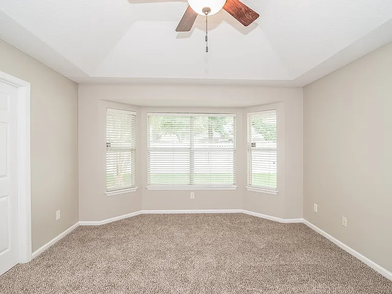 573 Redberry Ln — Photo 11