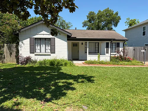 1516 Des Jardines St Photo 1