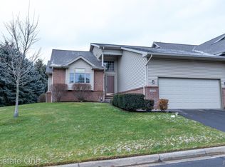 2278 Cherrywood Dr, Brighton, MI 48116