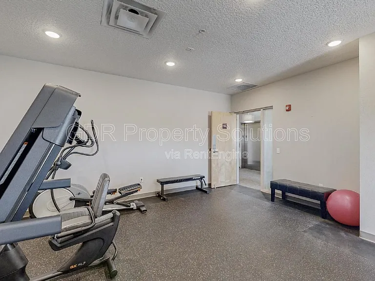 950 4th St NW #209 — Photo 26