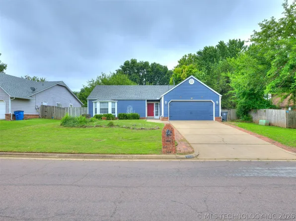 9208 E 93rd St, Tulsa, OK 74133