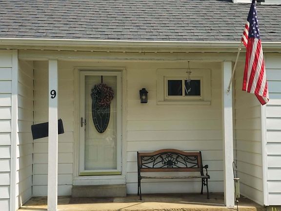3rd image of 9 Armstrong St