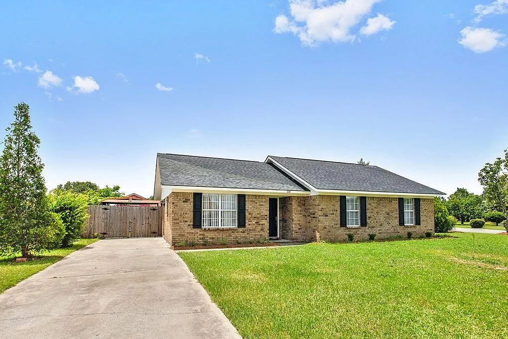 3 bed, 1238 sqft, $1,800 — Photo 3