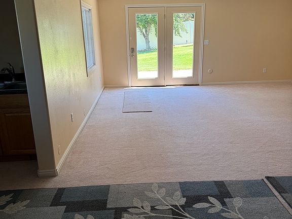 Entry into Livingroom