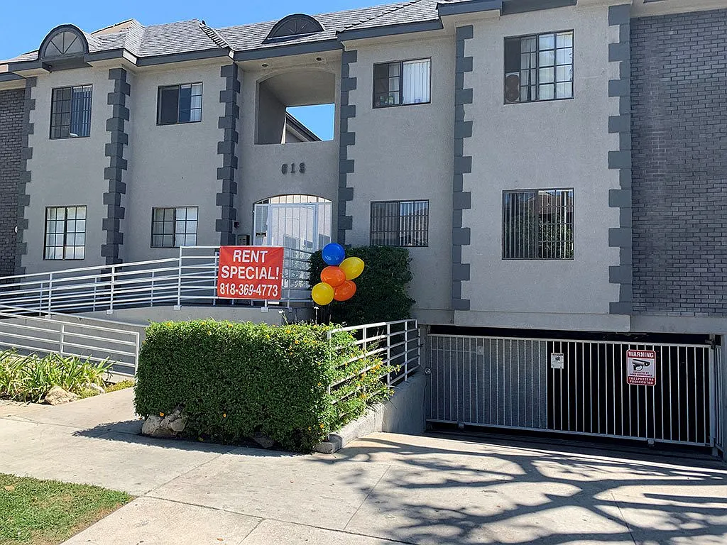 Dryden Apartments — Photo 2