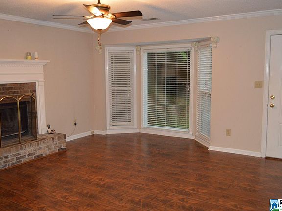 4th image of 834 Jamestown Manor Park