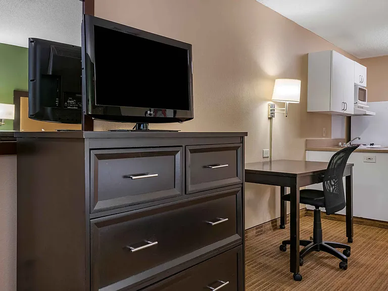 Studio Suite - 2 Full Beds