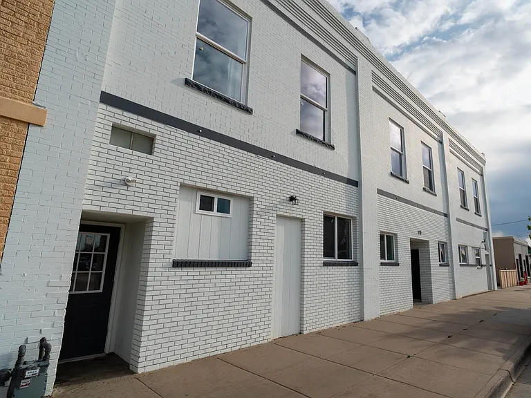 910 Broad St — Photo 24