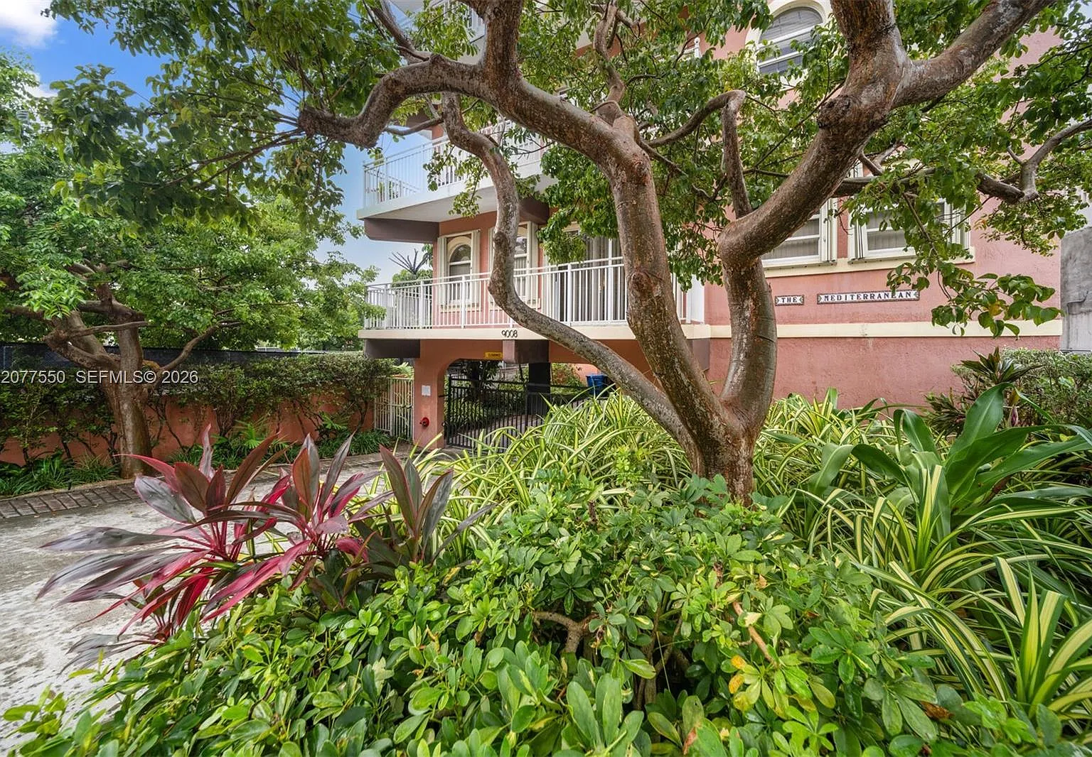 Mediterranean Condo — Photo 2