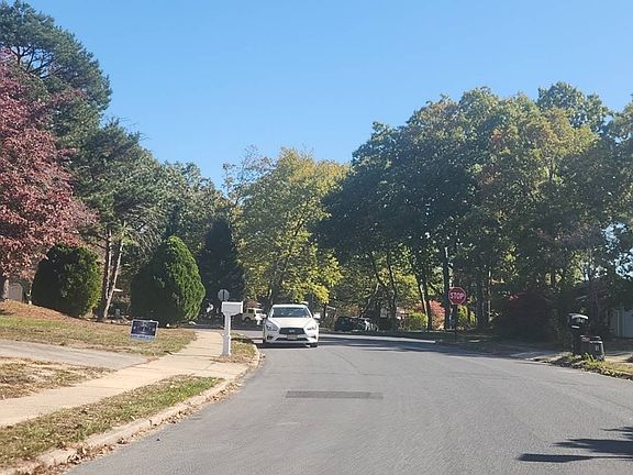5th image of 526 Brentwood Rd